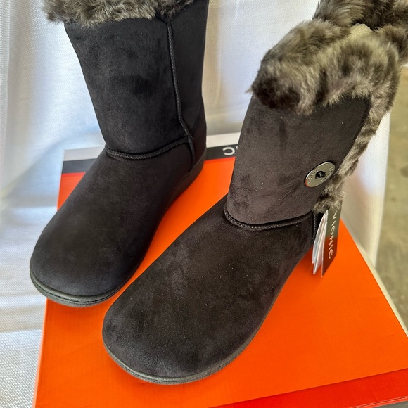 Vionic winter boots - Picture 2 of 3